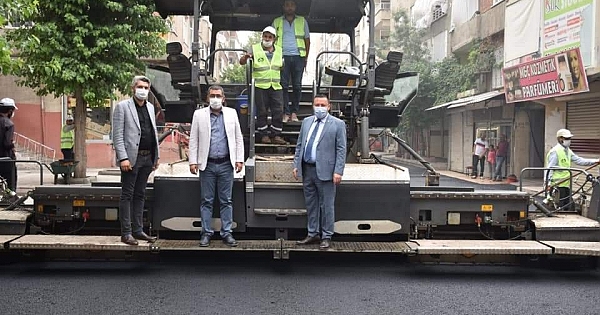 Bağlar'da Cadde Ve Sokaklara Asfalt, Kaldırımlara Parke Taşı