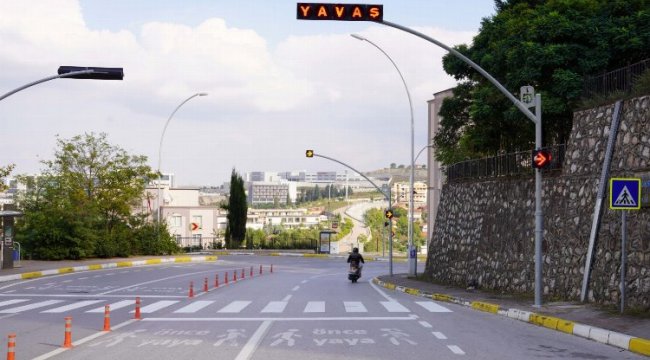 Kocaeli'de eski İstanbul Caddesi'ne yeni flaşör