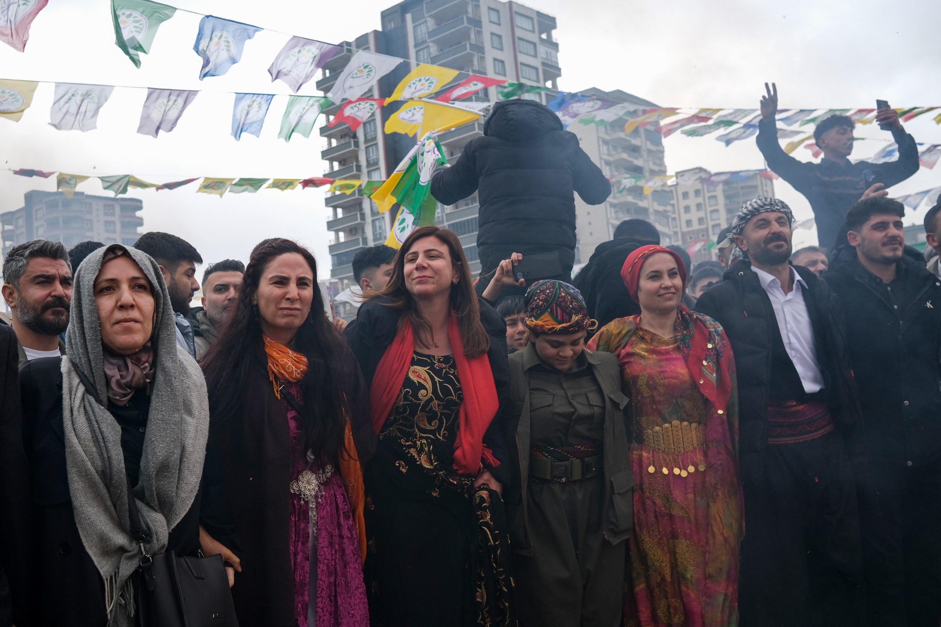Diyarbakır Eşbaşkanı Bucak'tan Siverek Newroz'unda Barış Mesajı - Kare 2