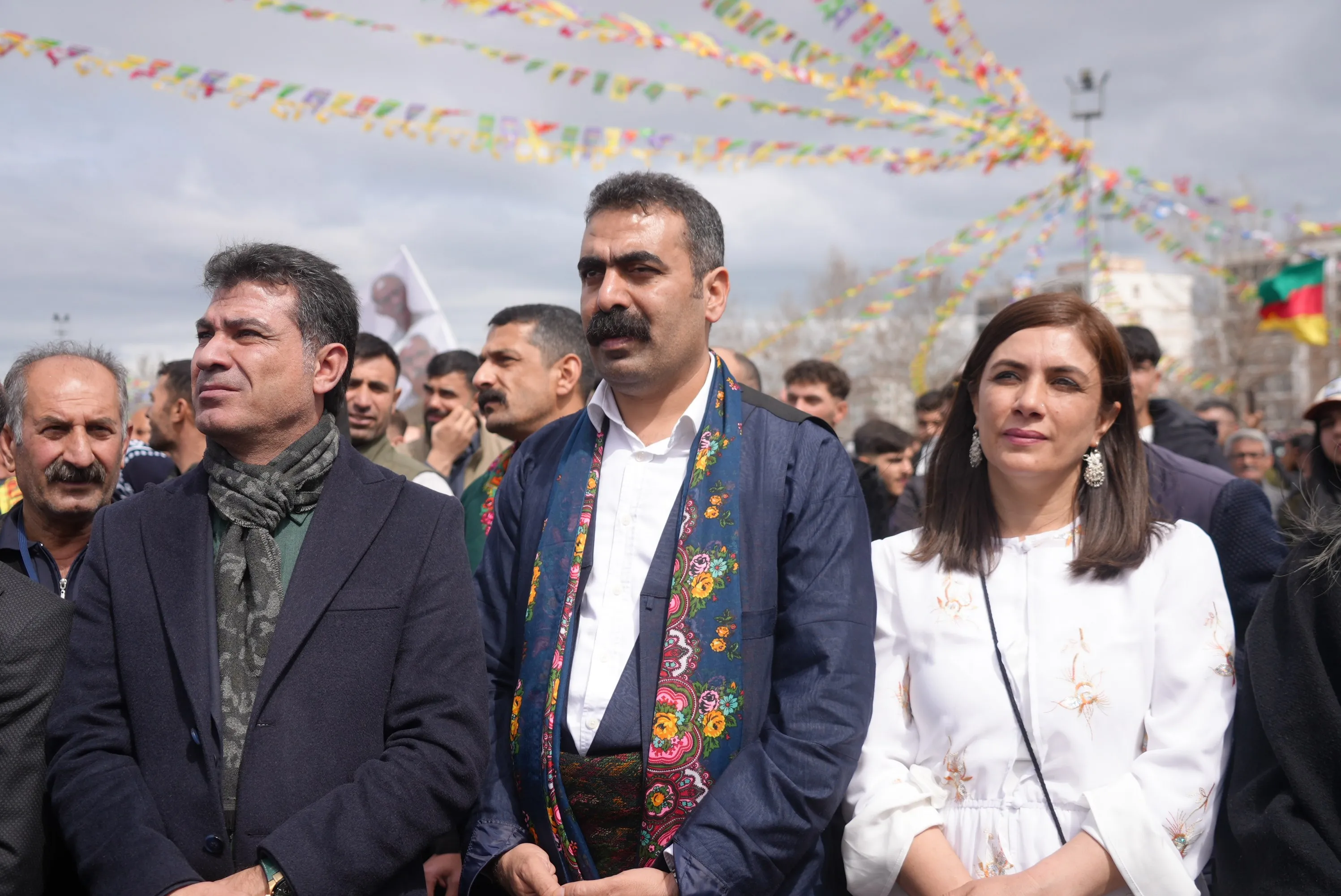 Diyarbakır'da Yüz Binlerin Katılımıyla Newroz Coşkusu Yaşandı - Kare 9