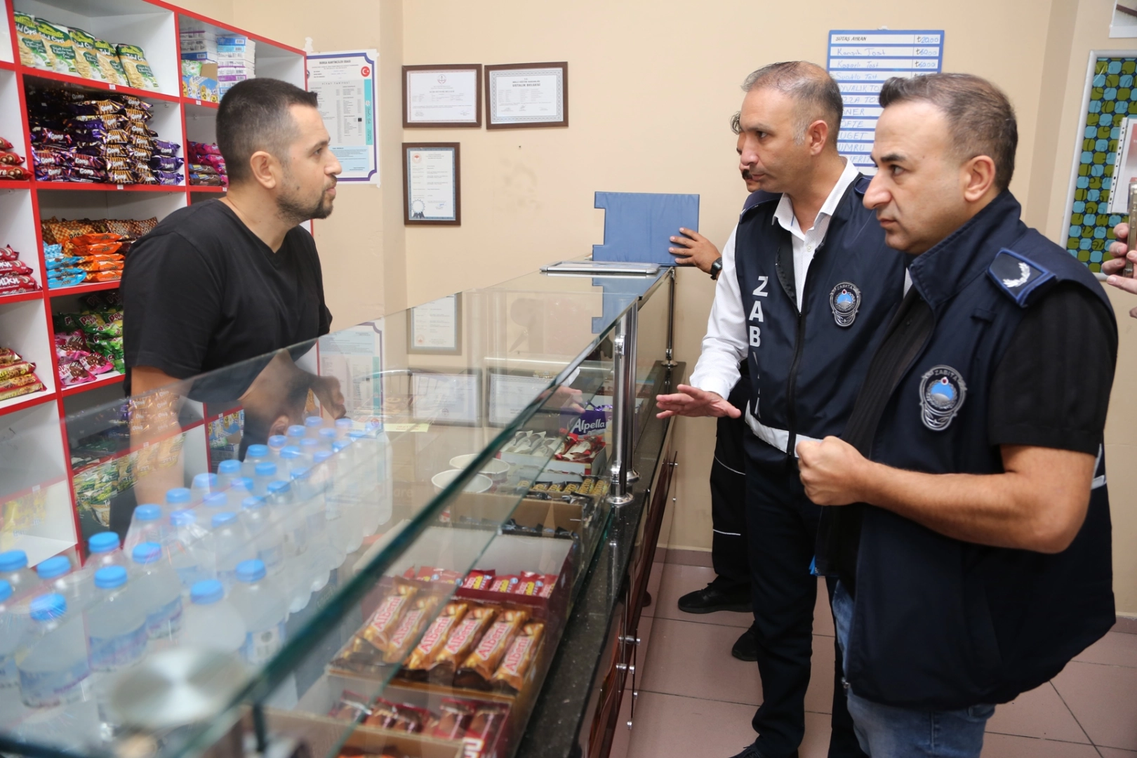 Bursa Nilüfer’de kantin ve kırtasiyelere sıkı denetim