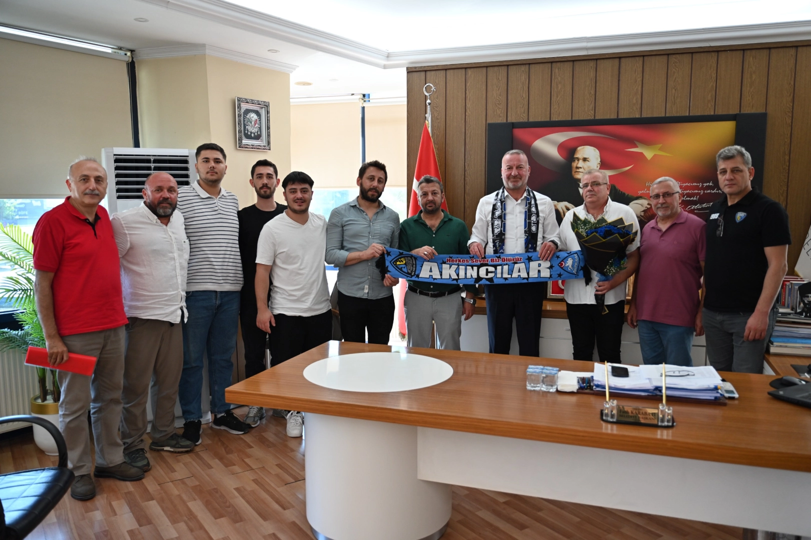 Bursa Karacabey'de Akıncılar Taraftar Grubu’ndan nezaket